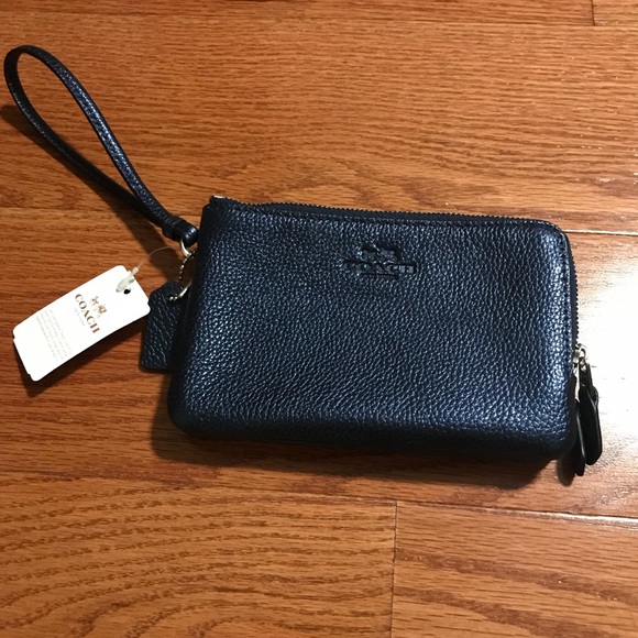 Coach Handbags - Coach Wristlet